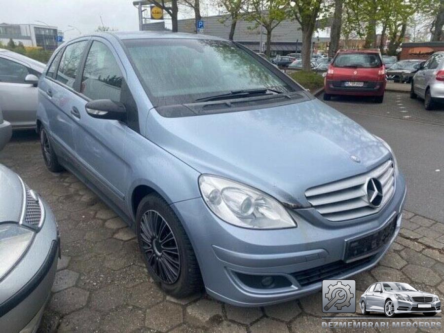 Etrier mercedes b class 2005